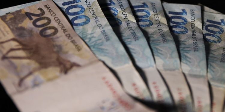 Decreto regulamenta crédito consignado no Auxílio Brasil