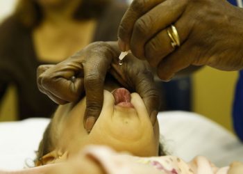 Campanha alerta para ameaça de retorno da paralisia infantil