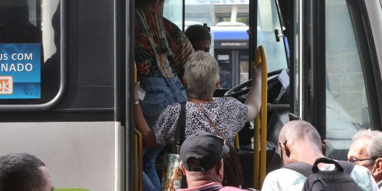 Ônibus urbano perdeu 10,8 milhões de passageiros em 2021