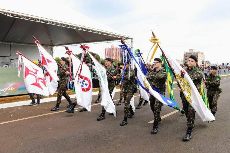 Imagens do desfile pelos 200 anos de Independência do Brasil