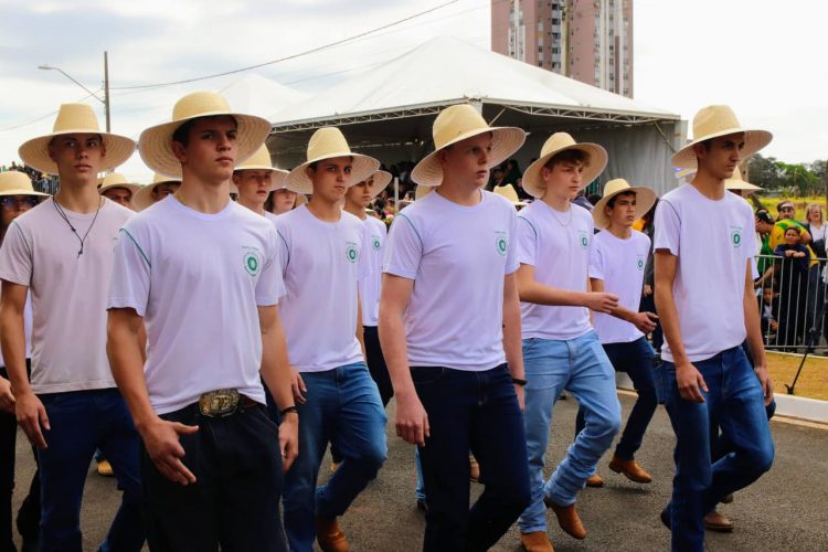 Imagens do desfile pelos 200 anos de Independência do Brasil