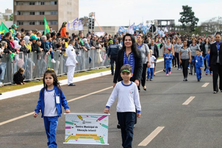 Imagens do desfile pelos 200 anos de Independência do Brasil