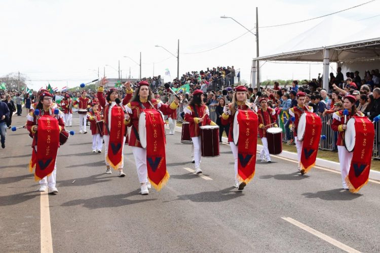 Imagens do desfile pelos 200 anos de Independência do Brasil