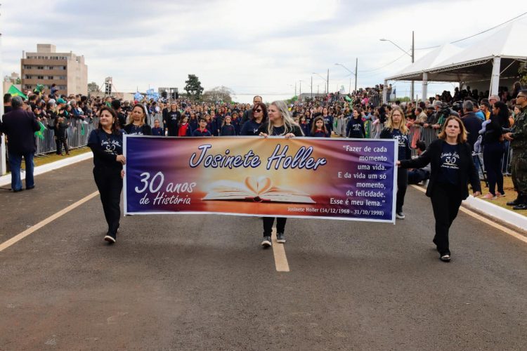 Imagens do desfile pelos 200 anos de Independência do Brasil