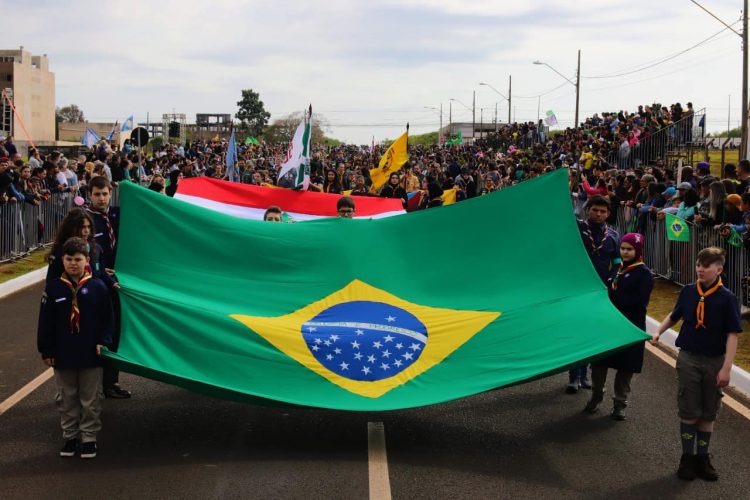 Imagens do desfile pelos 200 anos de Independência do Brasil