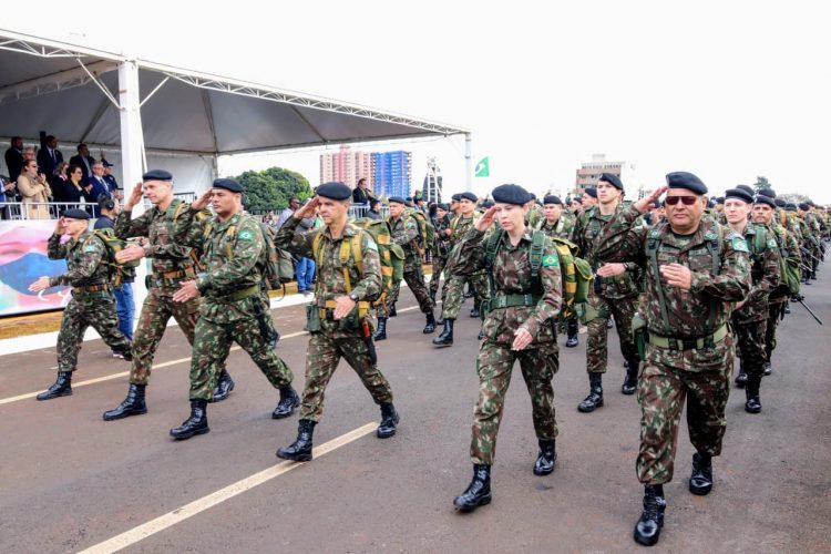 Imagens do desfile pelos 200 anos de Independência do Brasil
