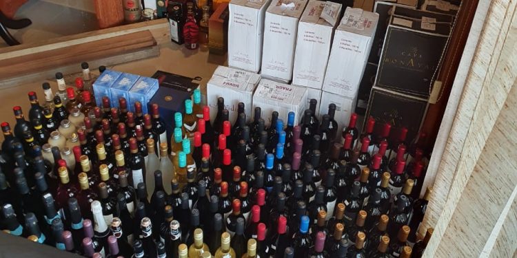 Em 2022, RF já apreendeu R$ 9 milhões em vinhos da Argentina