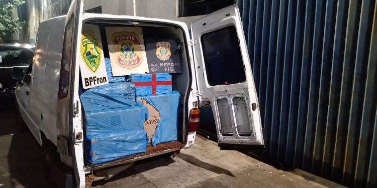 Cigarros contrabandeados são apreendidos no Lago de Itaipu