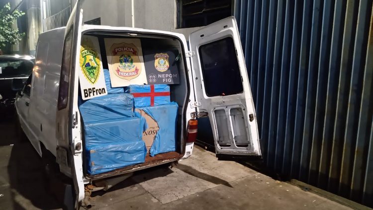 Cigarros contrabandeados são apreendidos no Lago de Itaipu