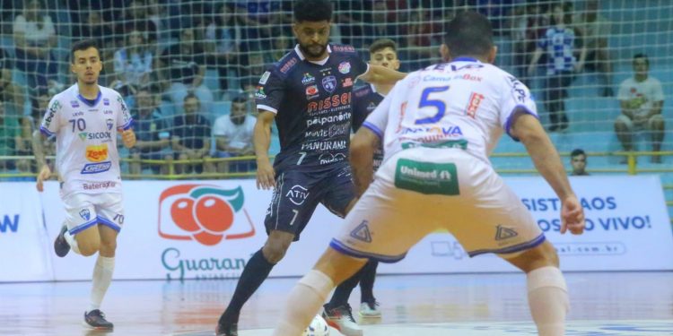 Foz Cataratas visita Pato Futsal e visa a liderança na Série Ouro do Paranaense