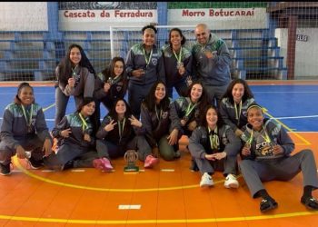Basquete feminino de Foz termina com o vice campeonato do Sul-Brasileiro
