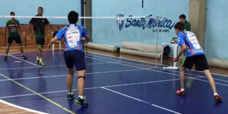 Badminton Cataratas conquista 16 medalhas no Circuito Estadual de Badminton