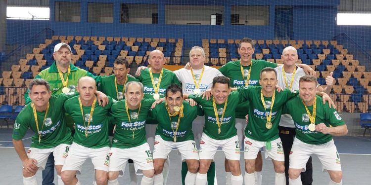 Futsal master de Foz conquista Jogos Abertos do Paraná no litoral do estado
