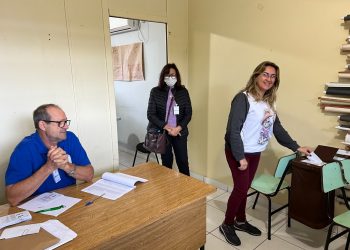 Educadores de Foz votam para escolher Diretoria do Sindicato da Educação