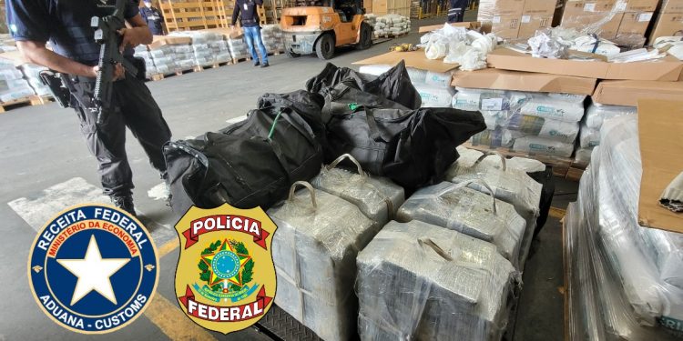 Apreensão de mais de 500 kg de cocaína no Porto de Paranaguá