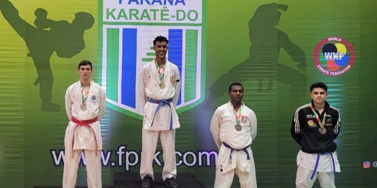 Em Cascavel, equipe de Karatê de Foz conquista 34 medalhas no Paranaense