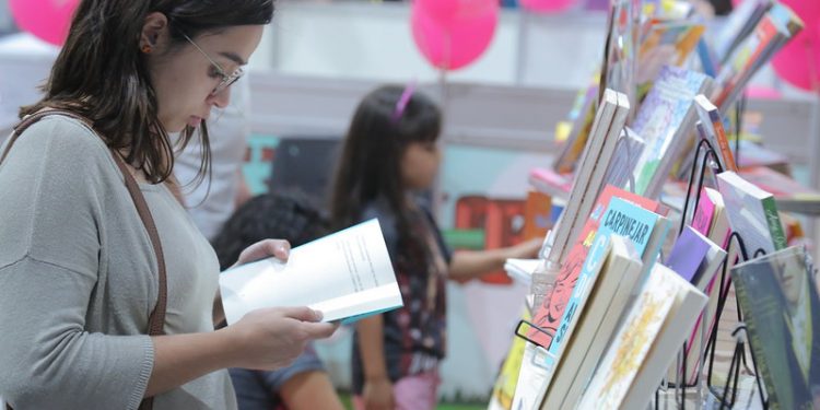 Feira do Livro acontece nos dias 17 a 24 de novembro no Clube Gresfi