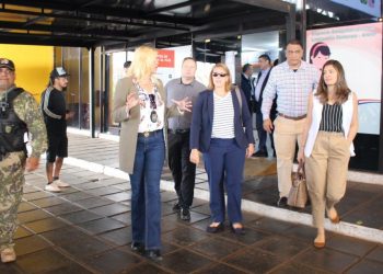 Cônsul dos EUA no Paraguai conhece estrutura de fiscalização da aduana da Ponte da Amizade