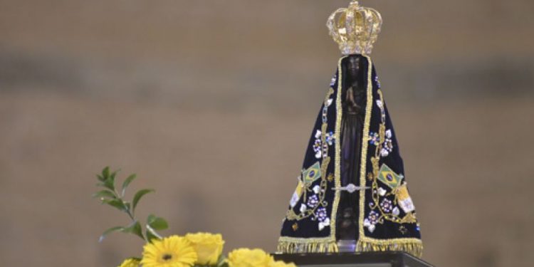 Imagem peregrina de Nossa Senhora Aparecida chega a Foz do Iguaçu no domingo
