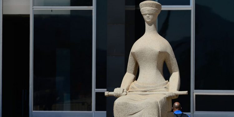 Por 7 votos a 4, STF confirma suspensão do piso da enfermagem