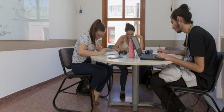 UNILA oferta 165 vagas para aluno regular em programas de pós-graduação