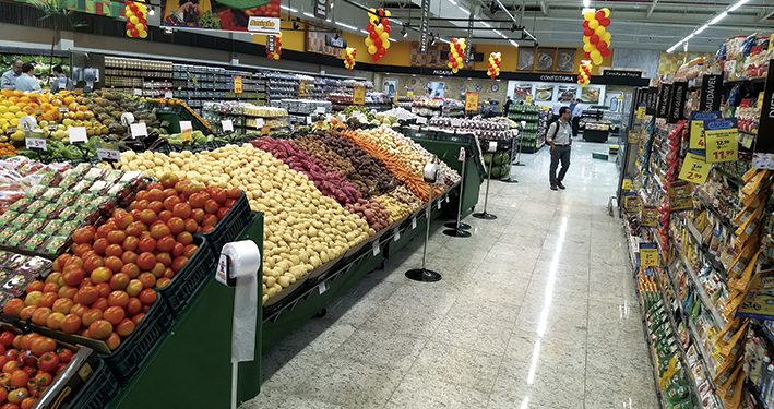 Rede de supermercados abre mais de 60 vagas de emprego em Foz