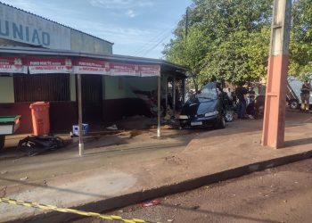 Duas mulheres mortas e uma ferida em veículo capotado em Foz do Iguaçu