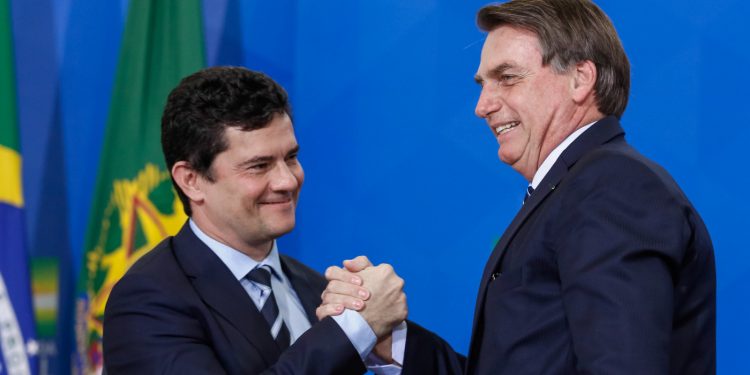 Sergio Moro declara apoio a Bolsonaro no segundo turno