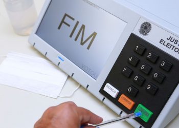 Urnas em Foz apresentam problemas e precisam ser substituídas