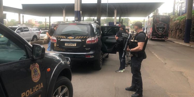 PF recebe brasileiro expulso do Paraguai acusado de tráfico de drogas