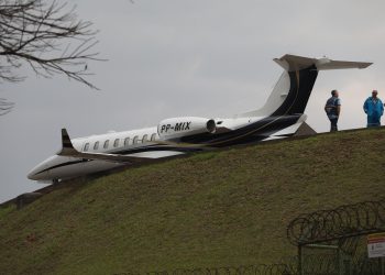 Avião com pneus estourados em Congonhas saiu de Foz do Iguaçu
