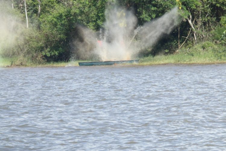 Marinha realiza exercício de patrulhamento no Lago de Itaipu