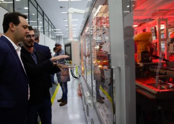 Cascavel ganha a maior fábrica de painéis fotovoltaicos do Brasil