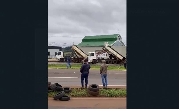 Paraná tem mais de 60 pontos de bloqueio em rodovias