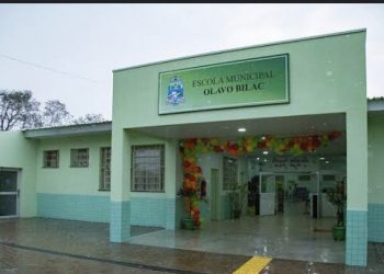Aulas são suspensas após homem invadir escola em Foz do Iguaçu