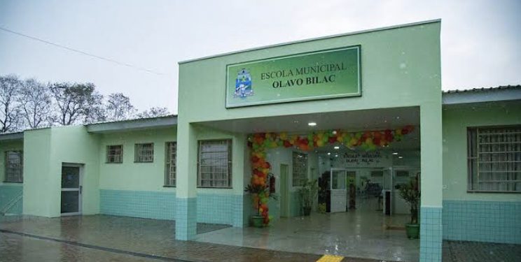 Aulas são suspensas após homem invadir escola em Foz do Iguaçu