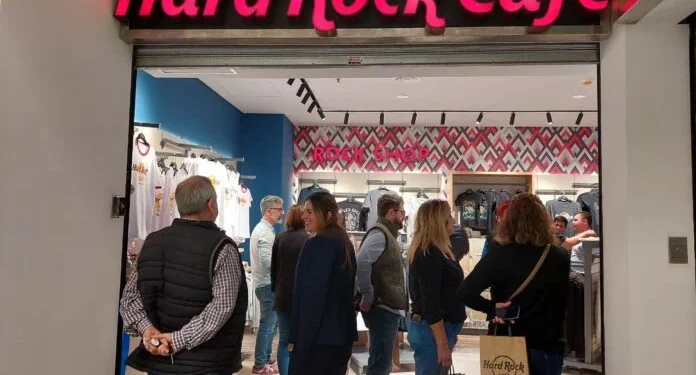 Primeira loja do Hard Rock Café é inaugurada na fronteira