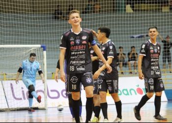 Foz Cataratas Sub-20 goleia e avança para as quartas de final do Campeonato Paranaense