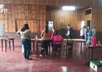 Urna eletrônica tem tecla colada em Toledo