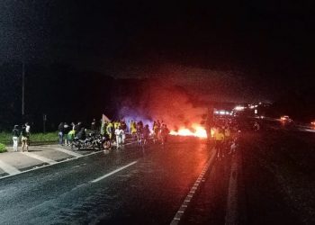 Manifestantes bloqueiam estradas no Paraná após resultado das eleições