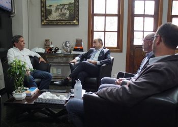 Prefeito e cônsul do Brasil em CDE discutem soluções para brasileiros que vivem no Paraguai