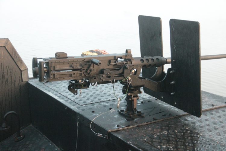 Marinha realiza exercício de patrulhamento no Lago de Itaipu