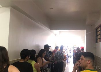 Horário de votação termina, e quem continua na fila receberá senha