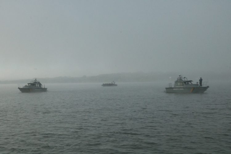 Marinha realiza exercício de patrulhamento no Lago de Itaipu