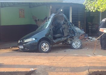 Duas mulheres mortas e uma ferida em veículo capotado em Foz do Iguaçu