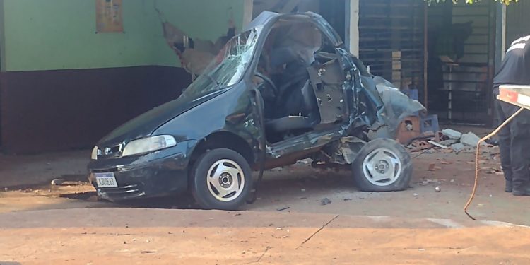 Duas mulheres mortas e uma ferida em veículo capotado em Foz do Iguaçu