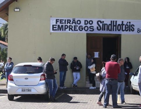 Foz do Iguaçu terá segundo Feirão de Empregos para hotelaria e gastronomia