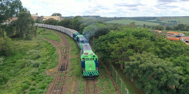 Nova Ferroeste é elegível para emissão de títulos verdes, atestam especialistas