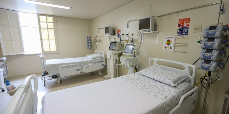 Pela primeira vez, Paraná não tem pacientes internados por Covid-19 em leitos SUS