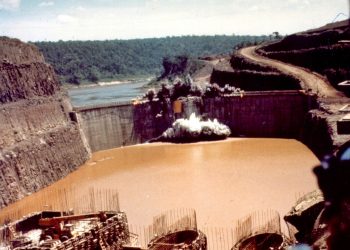 Desvio do Rio Paraná para edificação de Itaipu completa 44 anos